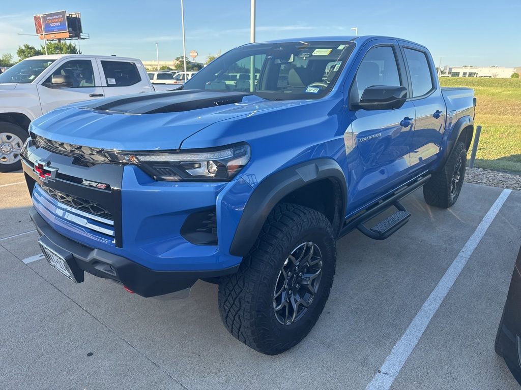 Used 2025 Chevrolet Colorado ZR2 w/ Technology Package image 3