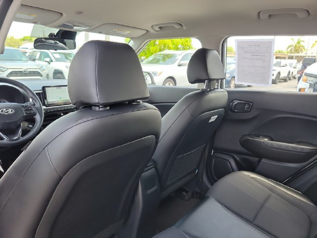 Used 2022 Hyundai Venue Limited w/ Cargo Package FWD image 9