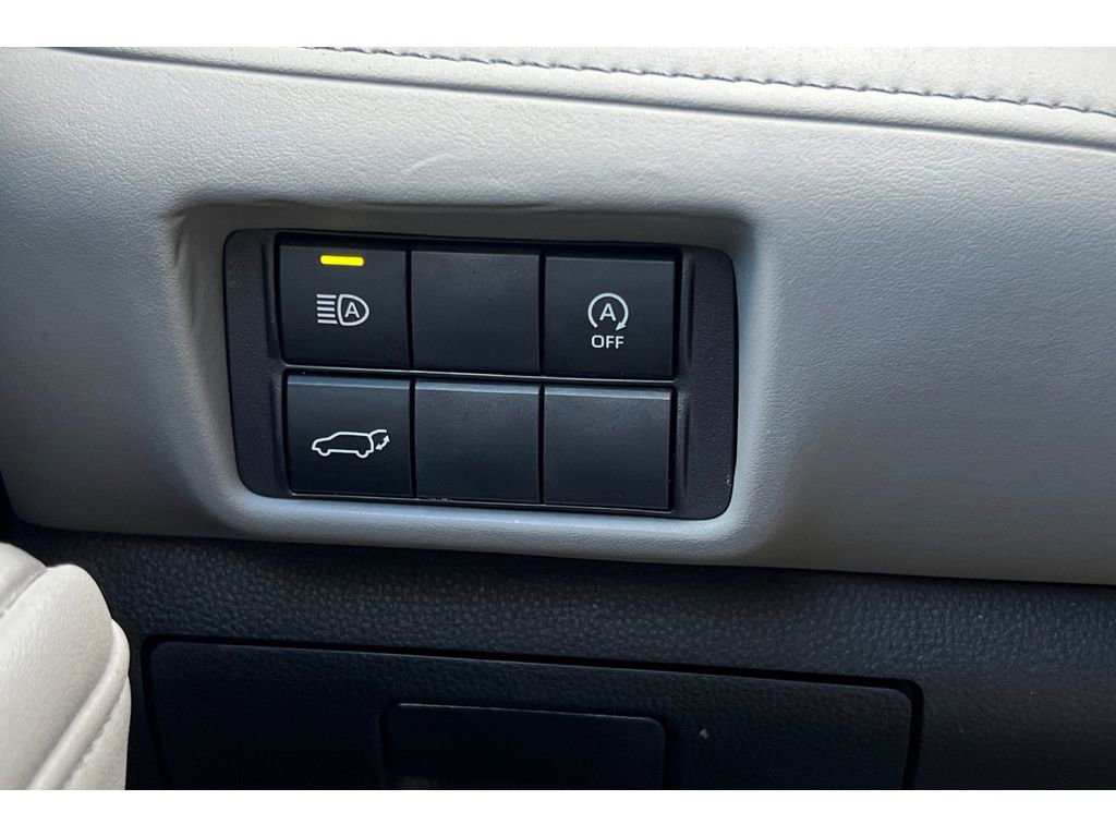 Used 2023 Toyota Highlander XLE image 31