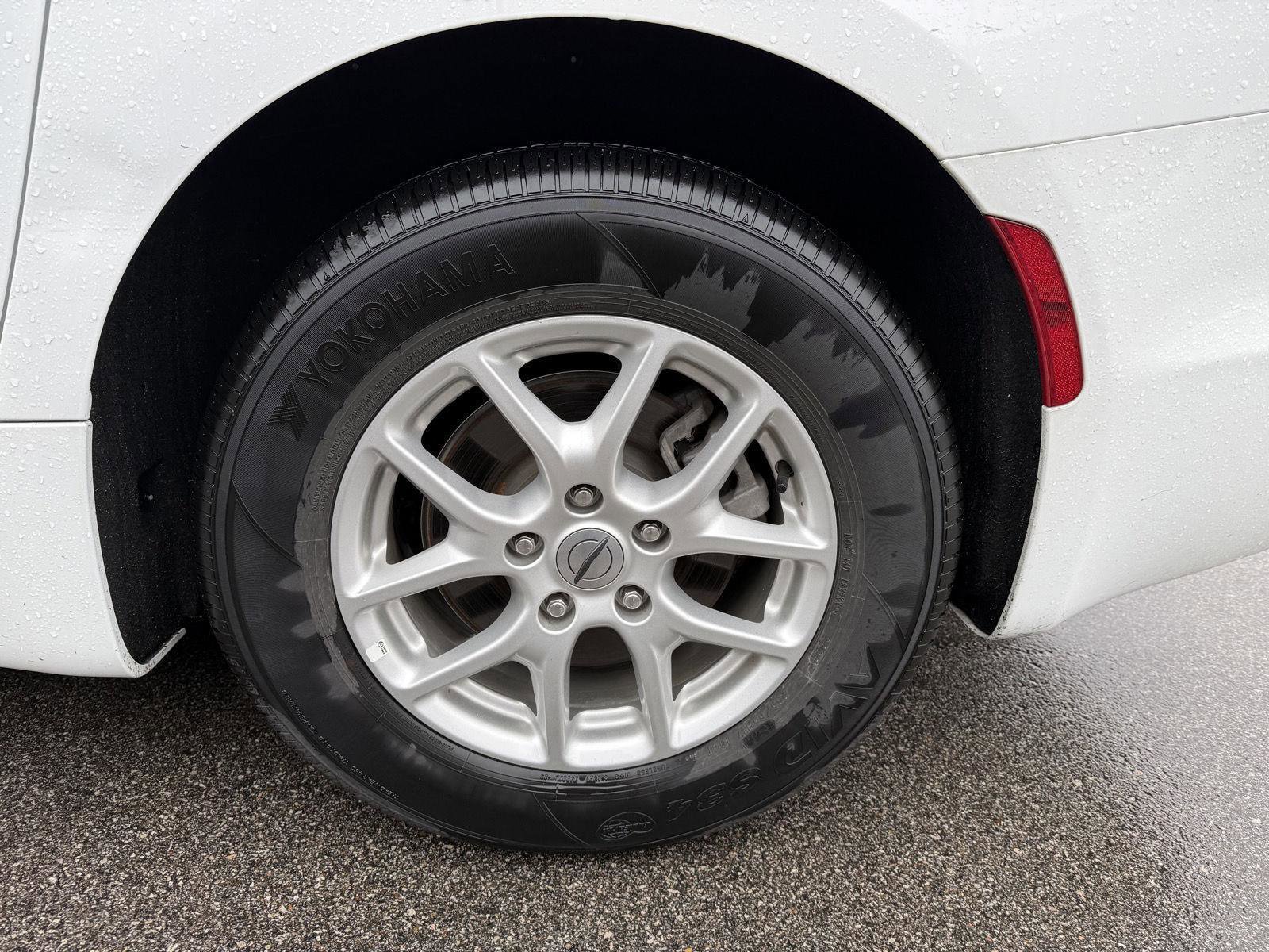 Used 2025 Chrysler Pacifica Select FWD image 18