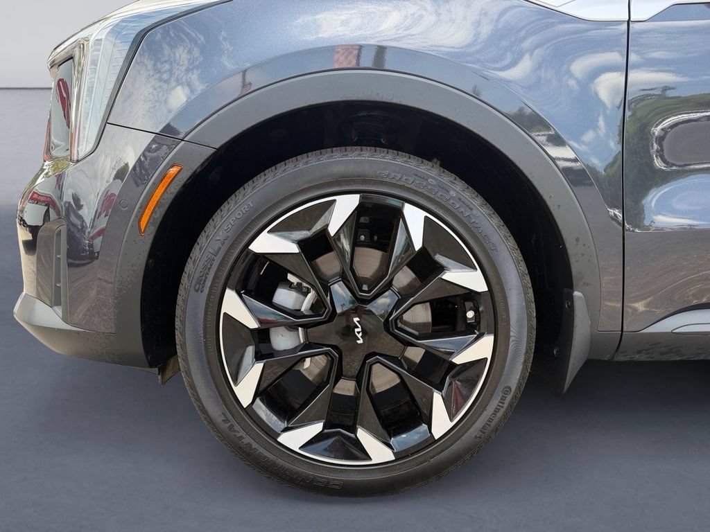 Used 2025 Kia Sorento SX FWD image 9