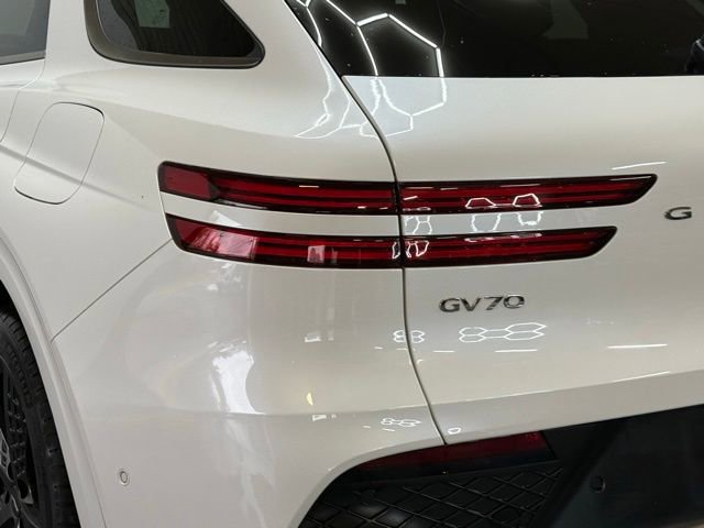 Used 2023 Genesis GV70 2.5T w/ Sport Prestige Package image 9