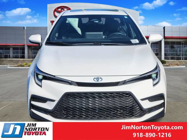 Used 2025 Toyota Corolla XSE FWD image 2