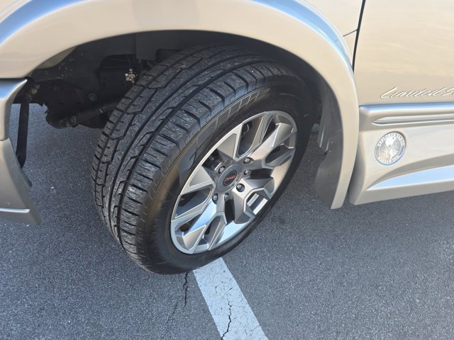 Used 2023 GMC Savana 2500 image 28