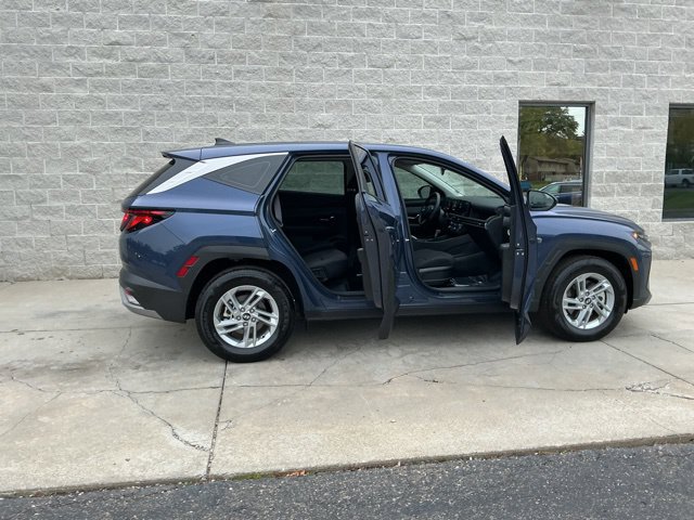 Used 2025 Hyundai Tucson SE FWD image 5