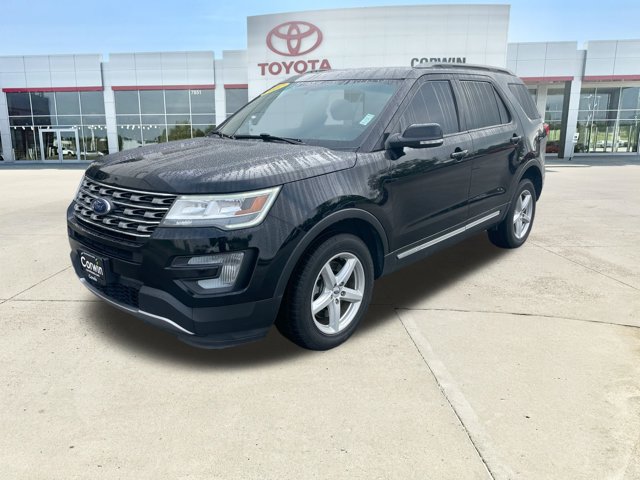 Used 2017 Ford Explorer XLT AWD/4WD image 7