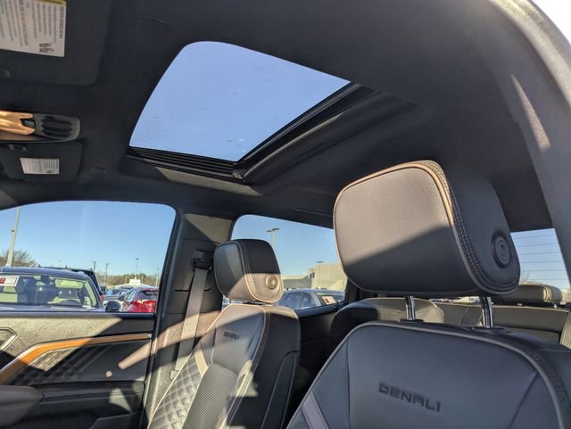 Used 2024 GMC Canyon Denali image 28
