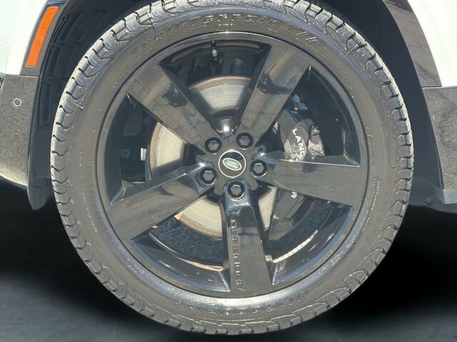 Used 2023 Land Rover Defender 90 V8 AWD/4WD image 34