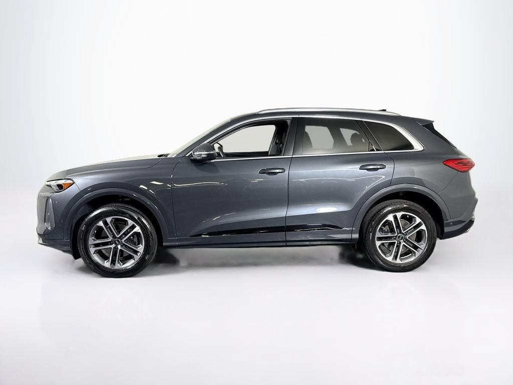 Used 2025 Audi Q5 Premium w/ Convenience Package AWD/4WD image 2