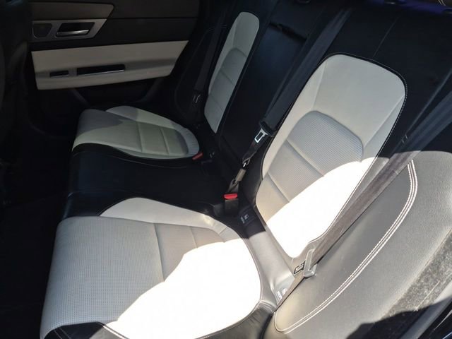 Used 2018 Jaguar XF R-Sport AWD/4WD image 10