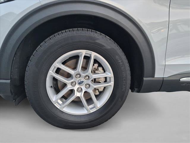 Used 2025 Ford Explorer Active RWD image 24