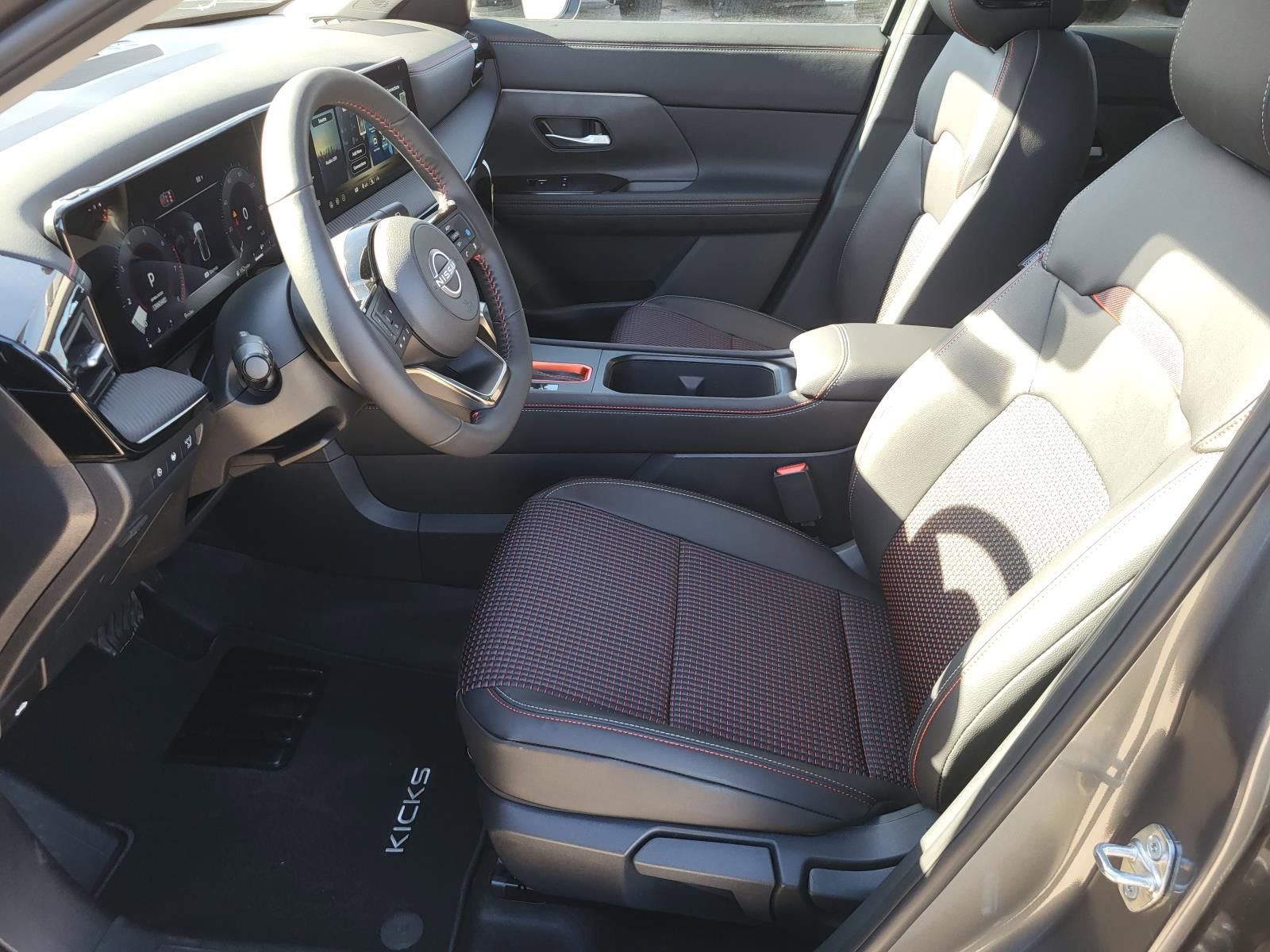 New 2026 Nissan Kicks SR w/ SR Premium Package FWD image 21