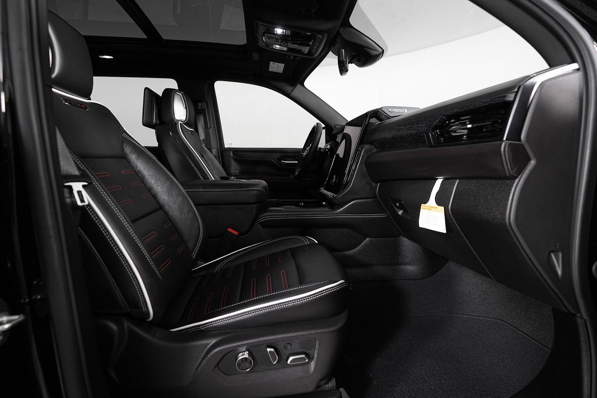 Used 2026 GMC Yukon AT4 Ultimate AWD/4WD image 6