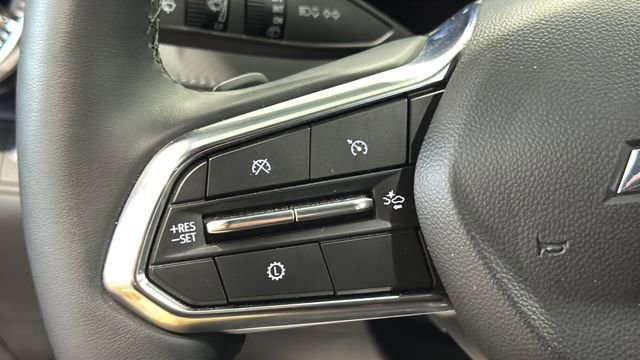 Used 2025 Chevrolet Equinox LT image 13