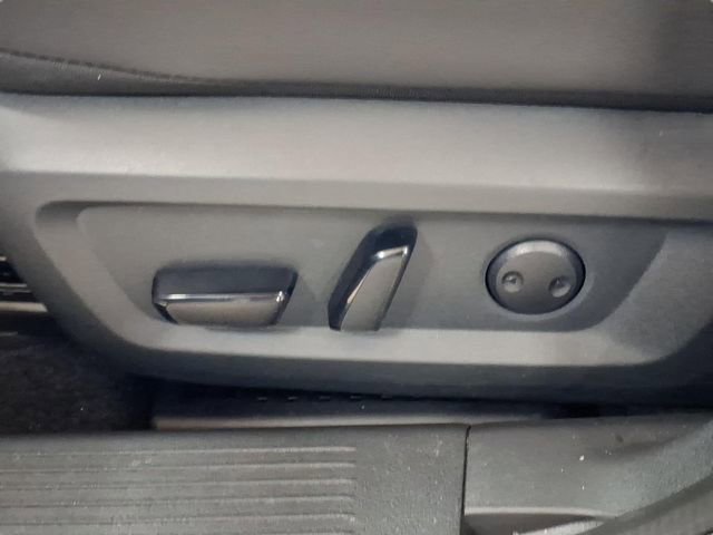 Used 2025 Nissan Rogue SL image 18