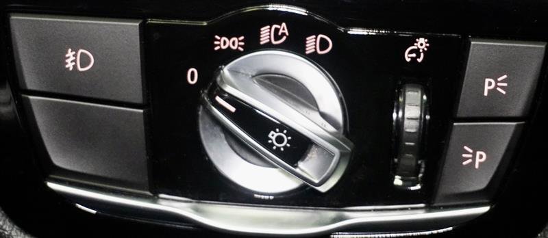 Used 2018 BMW 540i xDrive image 36