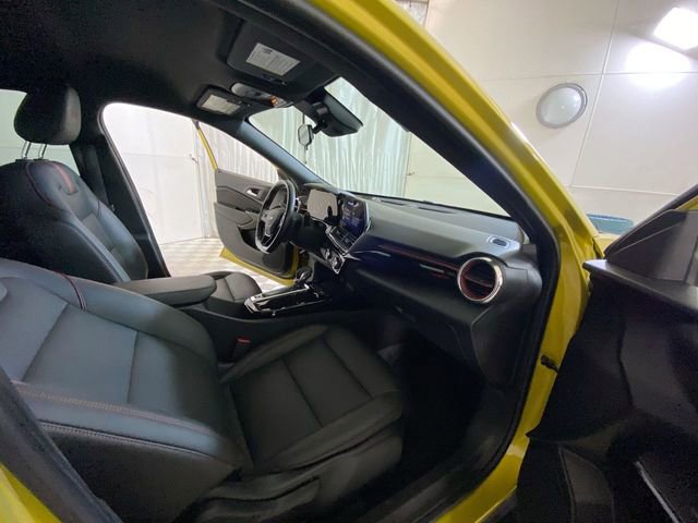 Used 2024 Chevrolet Trax RS w/ Driver Confidence Package image 38