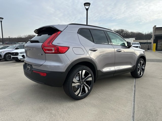 New 2026 Volvo XC40 B5 Plus w/ Protection Package Premier image 7
