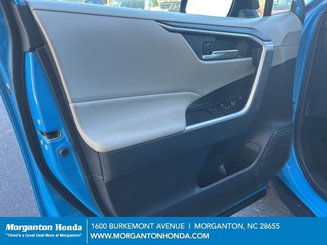 Used 2021 Toyota RAV4 XLE w/ Convenience Package image 14