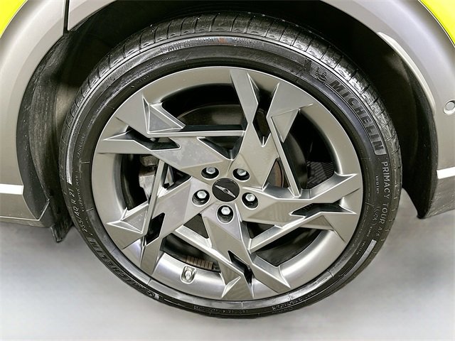 Used 2023 Genesis GV60 Performance image 33
