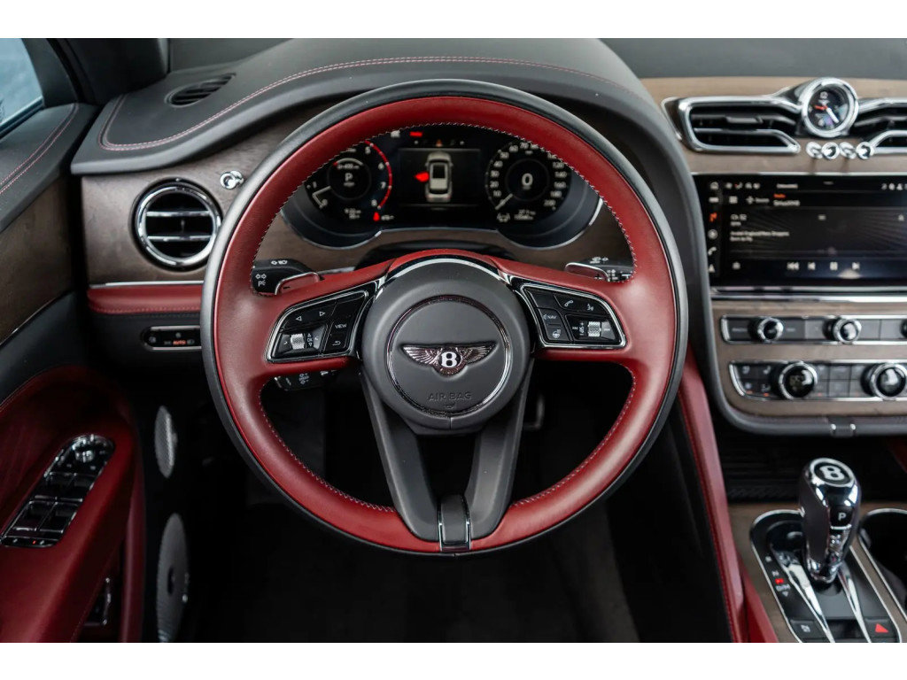 Used 2024 Bentley Bentayga Extended Wheelbase image 52