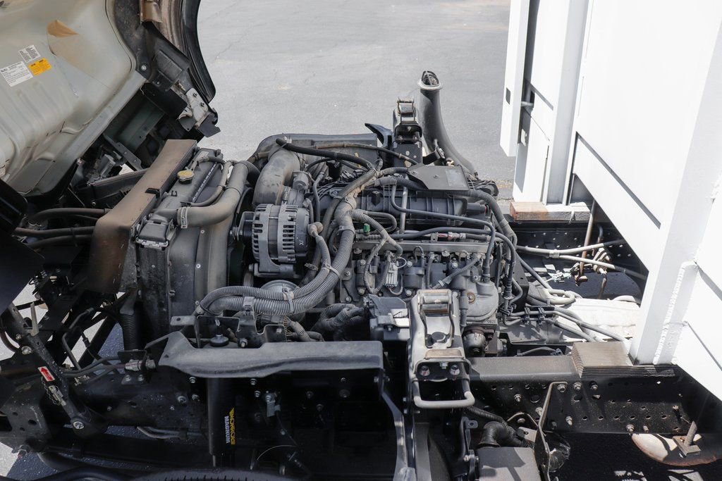 Used 2019 Isuzu NPR RWD image 13