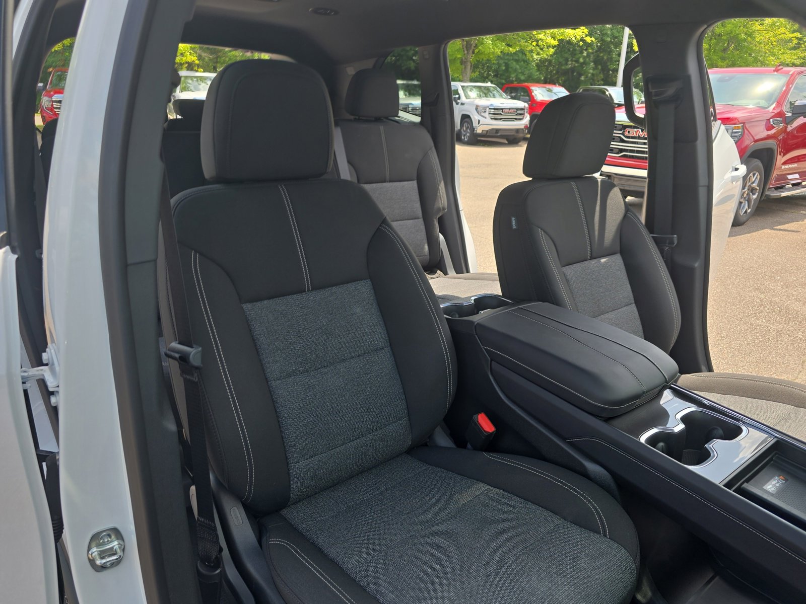 New 2025 GMC Acadia Elevation image 10