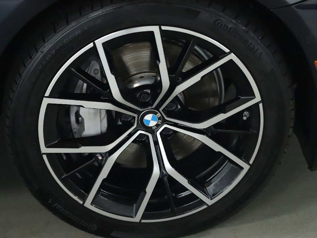 Certified 2022 BMW 540i xDrive w/ M Sport Package image 11