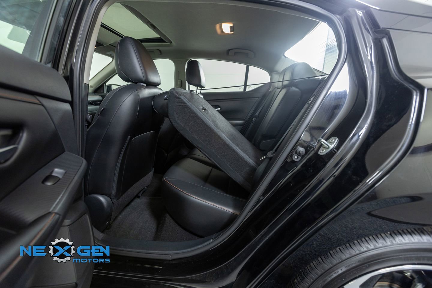 Used 2022 Nissan Sentra SR w/ SR Premium Package FWD image 29