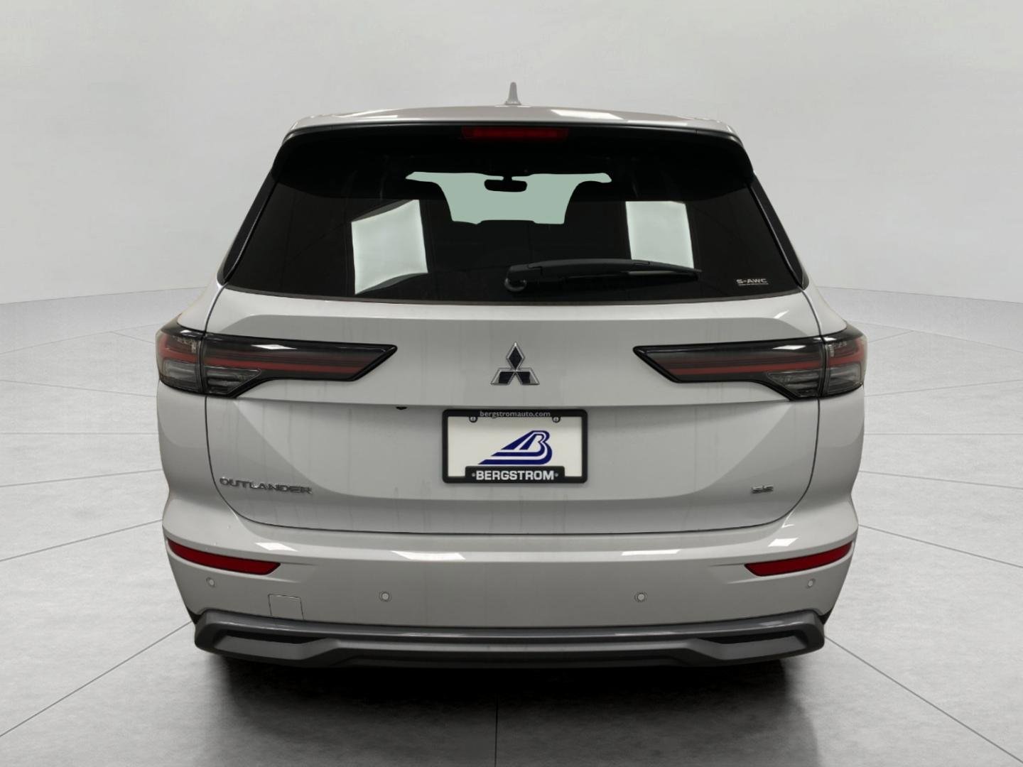 New 2026 Mitsubishi Outlander SE AWD/4WD image 4