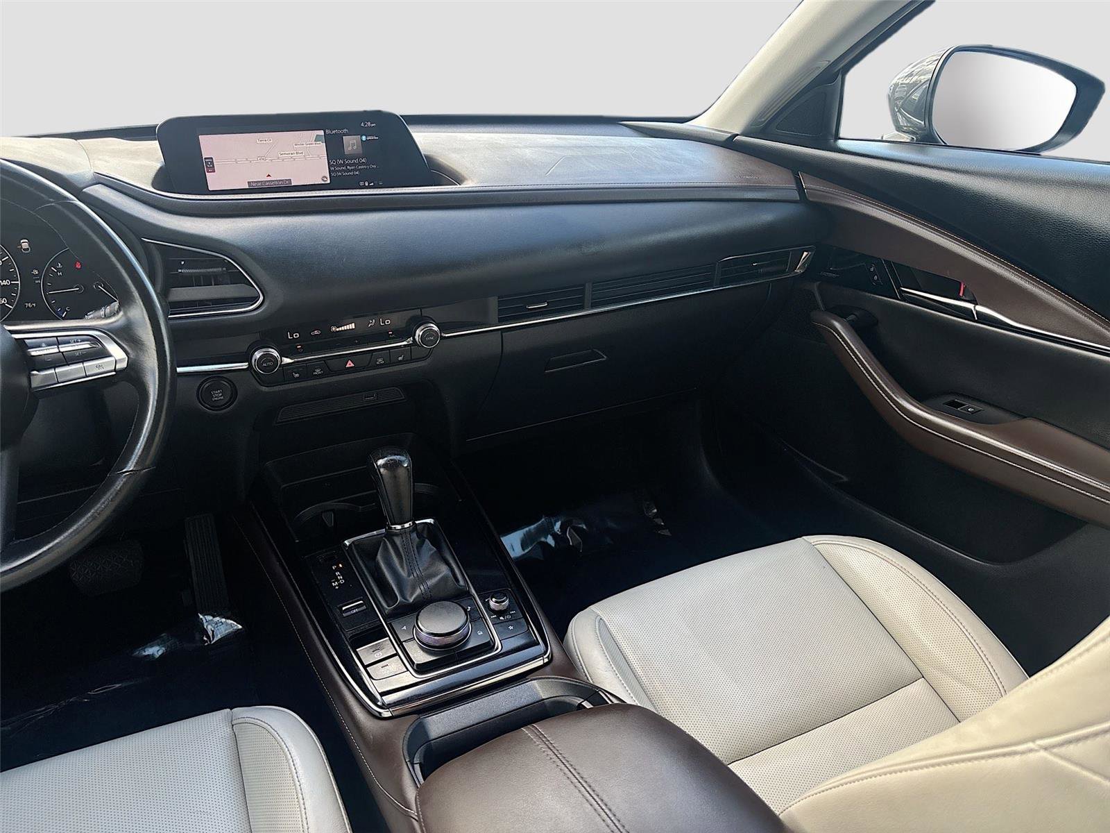 Used 2021 MAZDA CX-30 FWD 2.5 S w/ Premium Package image 27