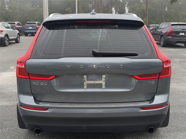 Used 2021 Volvo XC60 T5 Momentum image 5