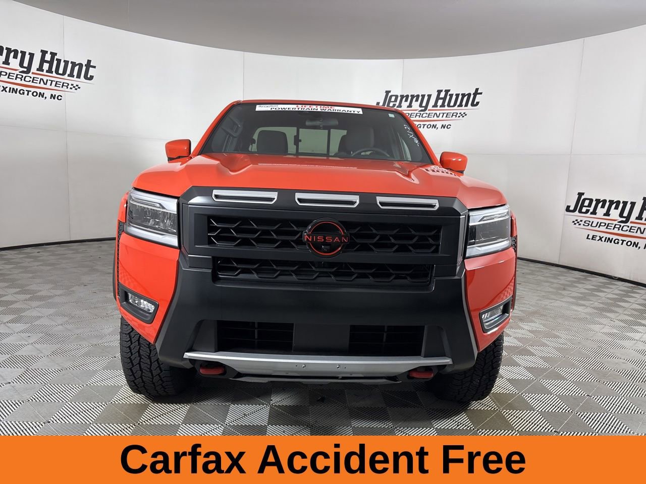 Used 2025 Nissan Frontier PRO-4X w/ Pro Convenience Package image 3