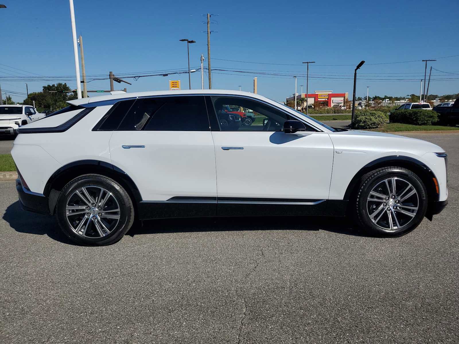 New 2026 Cadillac Lyriq Luxury image 7