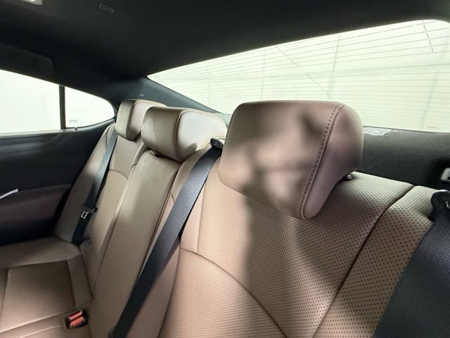 Certified 2025 Lexus ES 300h 300h w/ Premium Package image 30