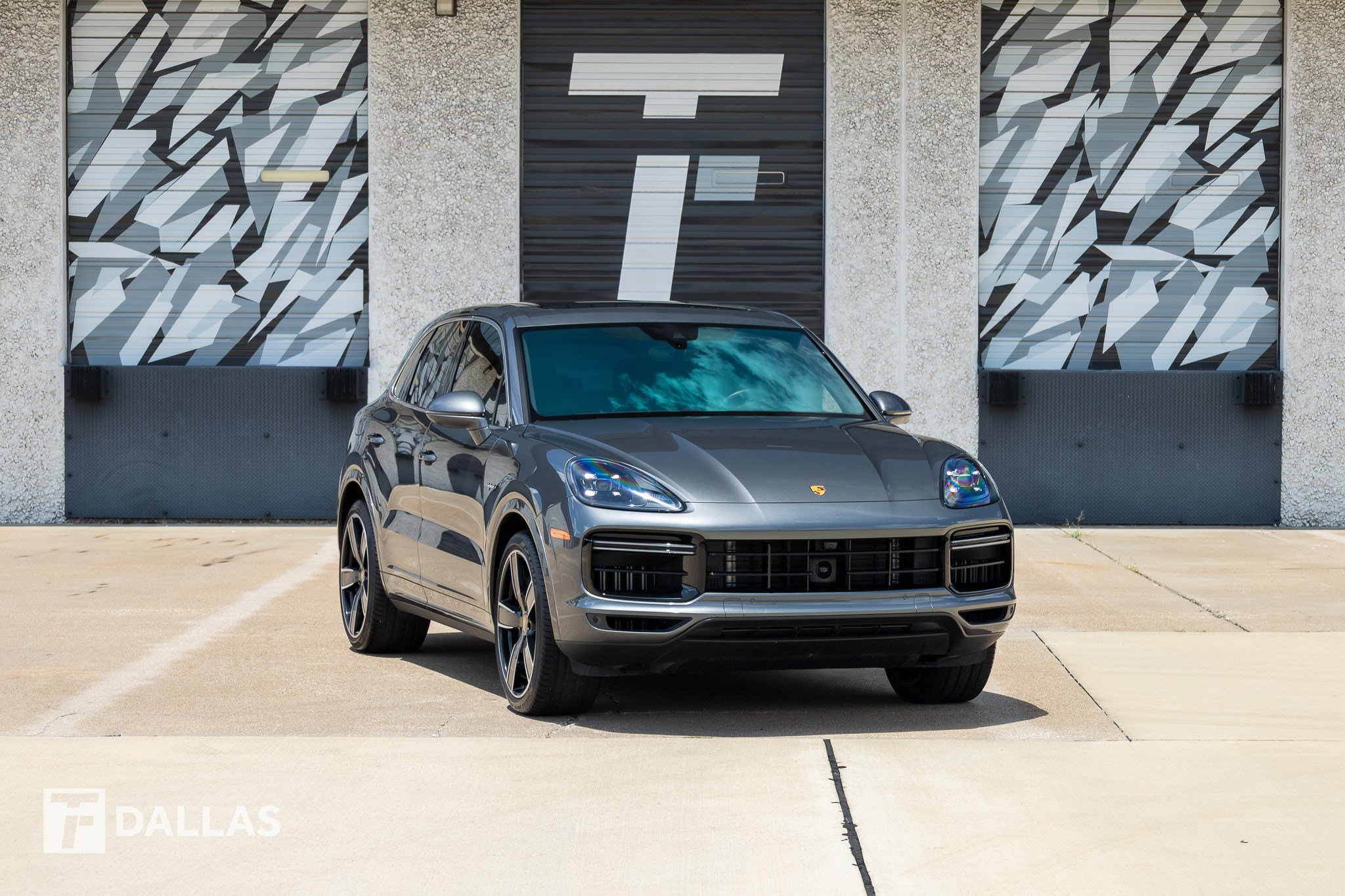Used 2023 Porsche Cayenne Turbo S AWD/4WD image 1