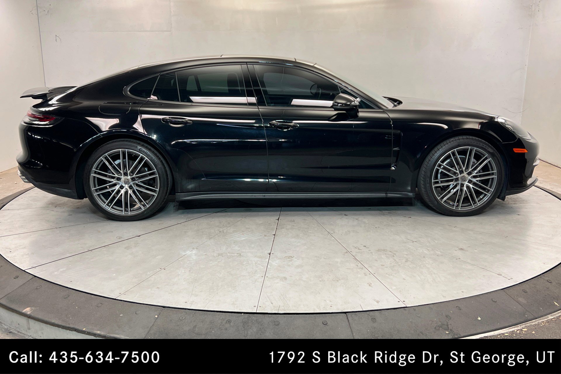 Used 2017 Porsche Panamera 4 AWD/4WD image 6