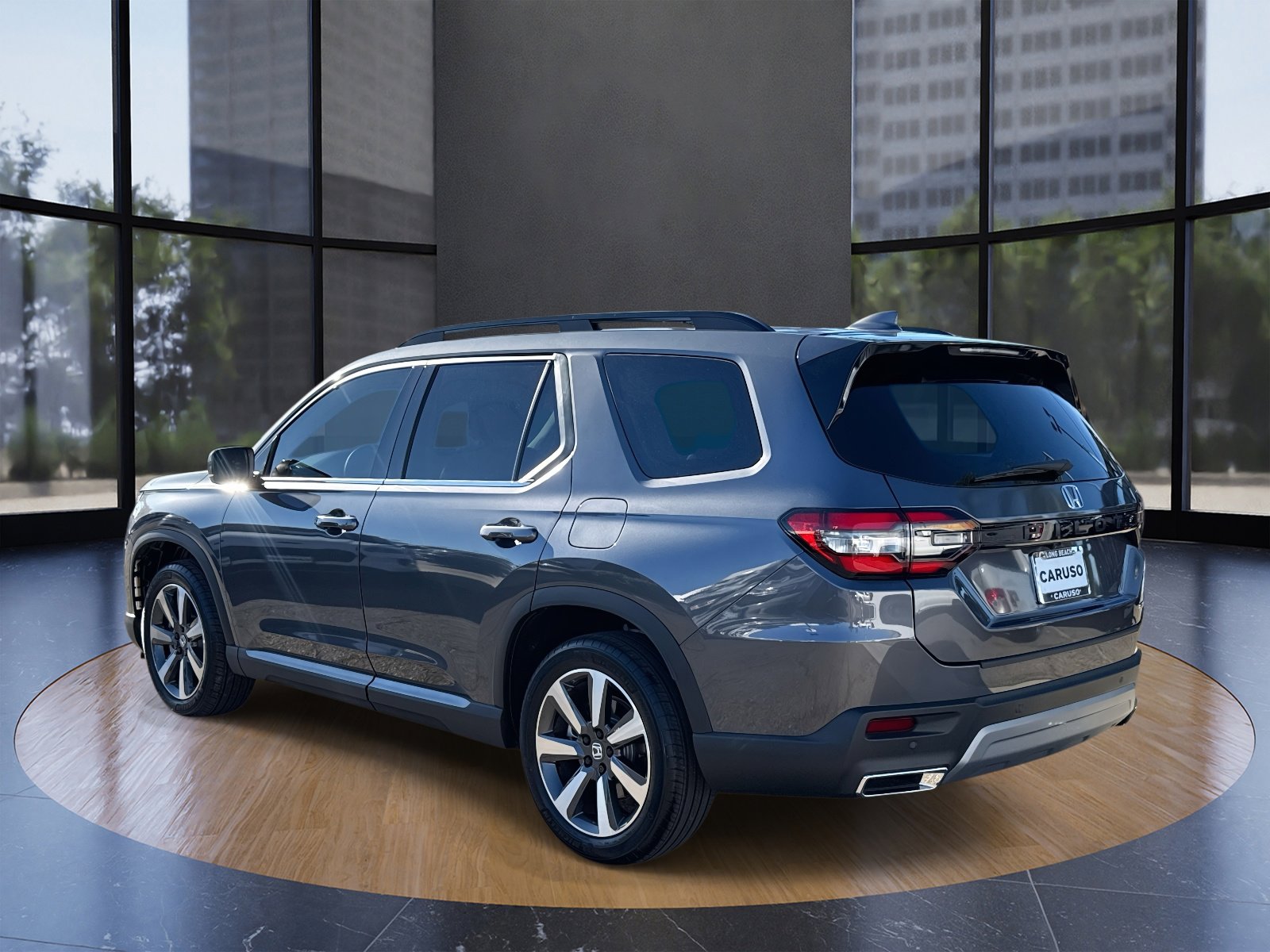 Used 2025 Honda Pilot Touring image 4