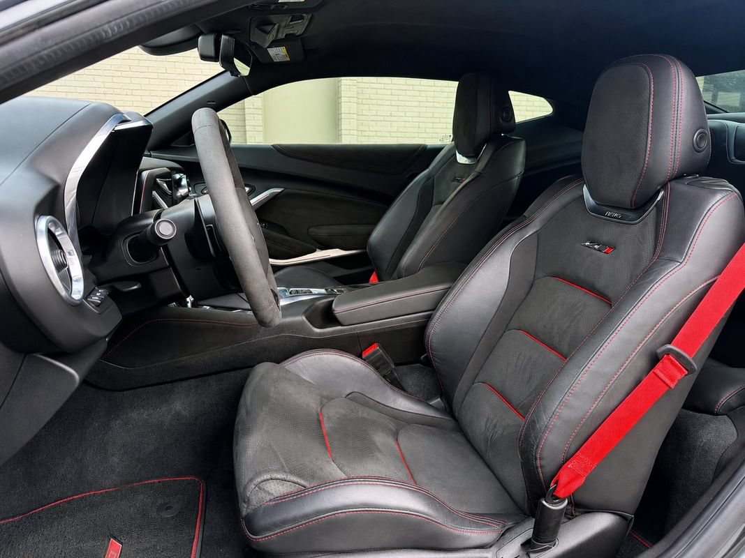 Used 2019 Chevrolet Camaro ZL1 w/ LPO, ZL1 Protection Package RWD image 13