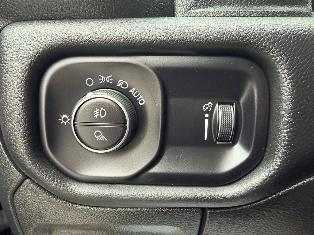 Used 2023 RAM 1500 Big Horn AWD/4WD image 13