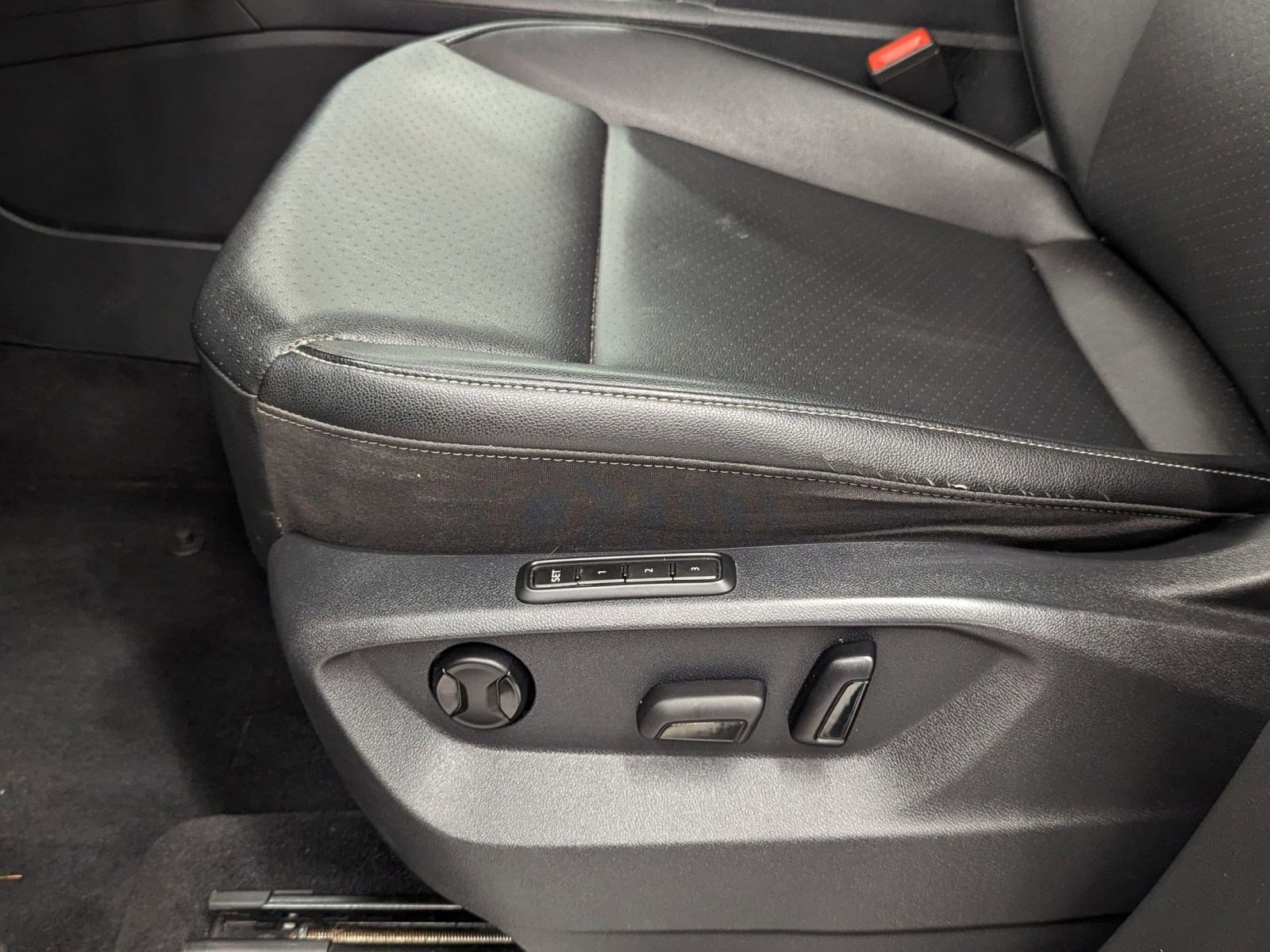 Used 2019 Volkswagen Atlas SEL image 11