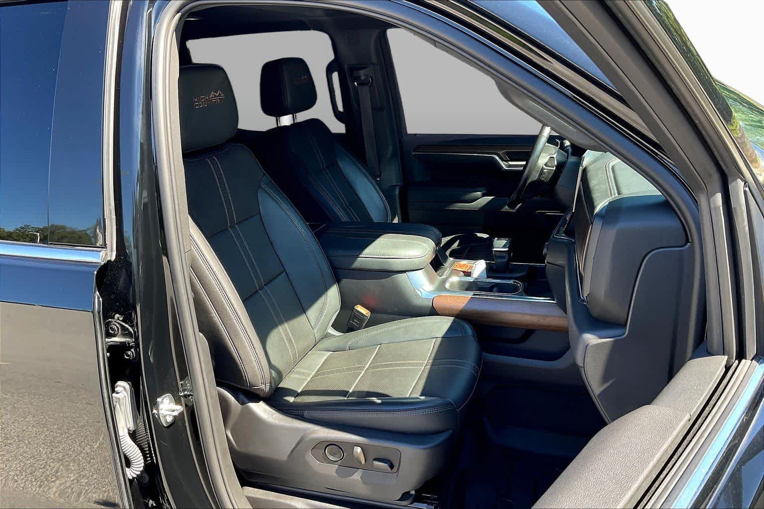 Used 2023 Chevrolet Silverado 1500 High Country w/ High Country Premium Package AWD/4WD image 17