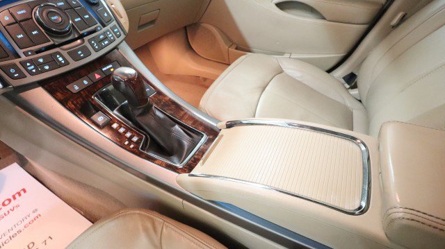 Used 2013 Buick LaCrosse Leather FWD image 19