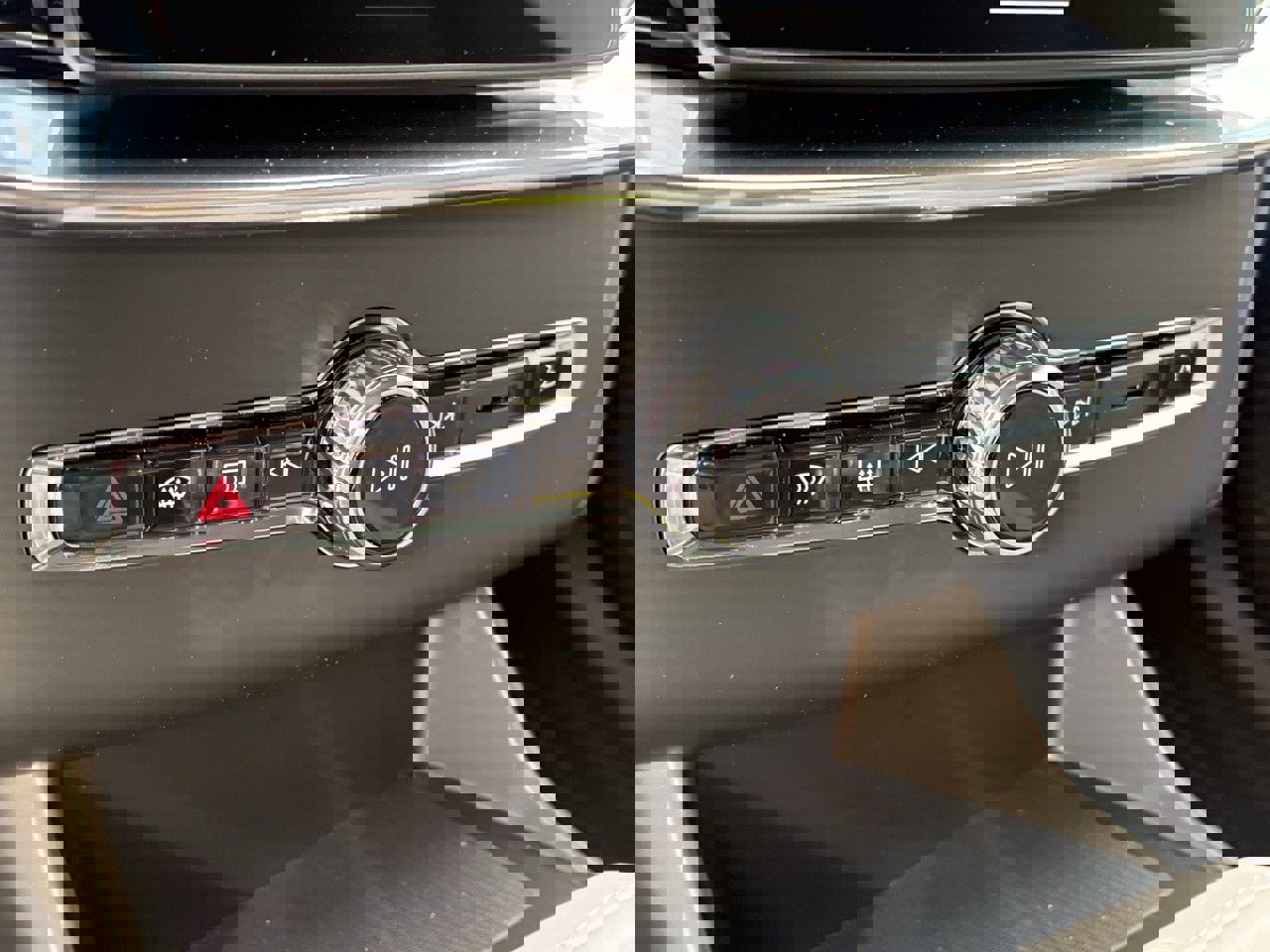 New 2026 Volvo XC90 B6 Plus w/ Protection Package Premier image 15