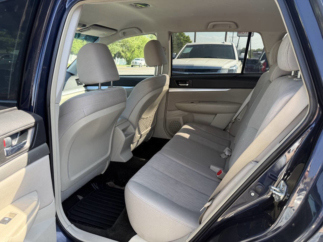 Used 2013 Subaru Outback 2.5i AWD/4WD image 15