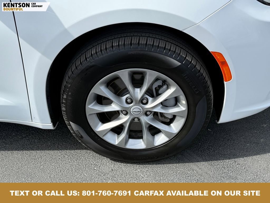 Used 2026 Chrysler Pacifica Limited image 15