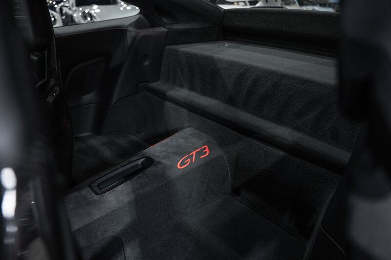 Used 2018 Porsche 911 GT3 RWD image 23