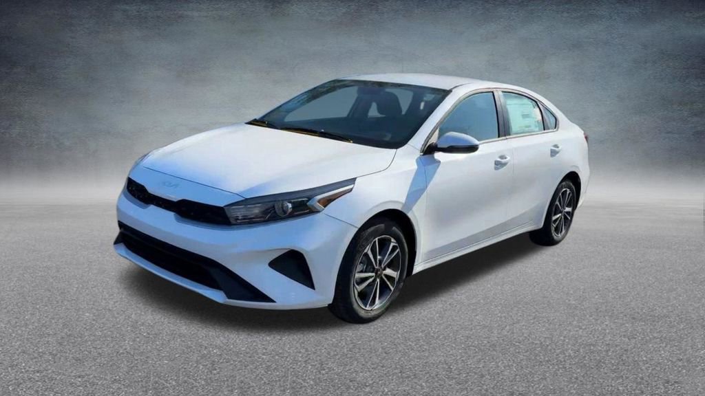 Used 2024 Kia Forte LXS w/ LXS Technology Package FWD image 8