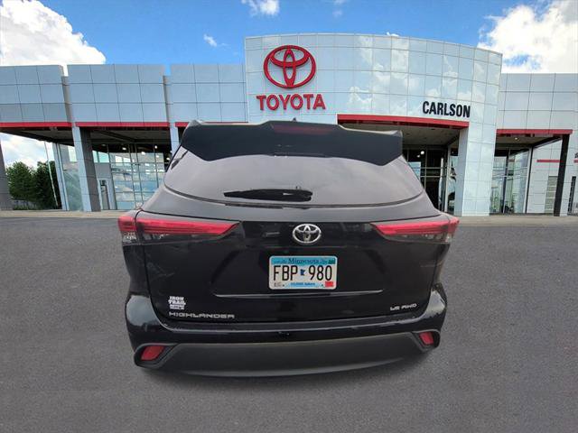 Used 2020 Toyota Highlander LE image 4