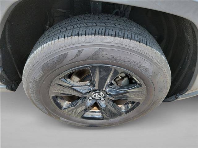 Used 2023 Toyota RAV4 XLE FWD image 10